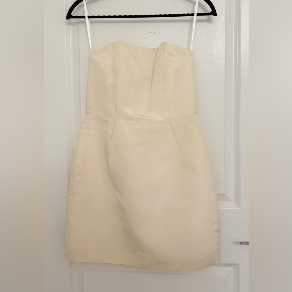 Chic Strapless Cream Dress